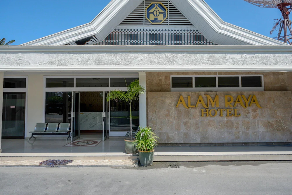 Alam Raya Hotel by RedDoorz