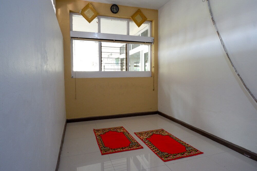 Alam Raya Hotel by RedDoorz
