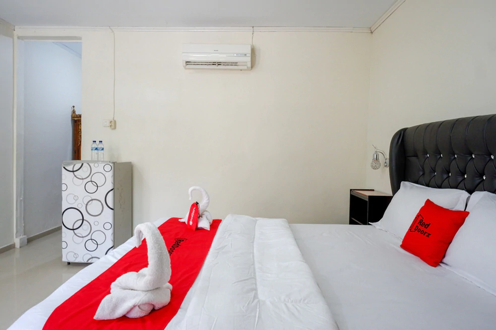 Alam Raya Hotel by RedDoorz