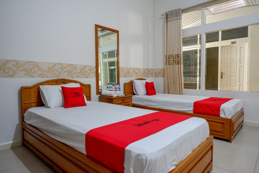 Alam Raya Hotel by RedDoorz