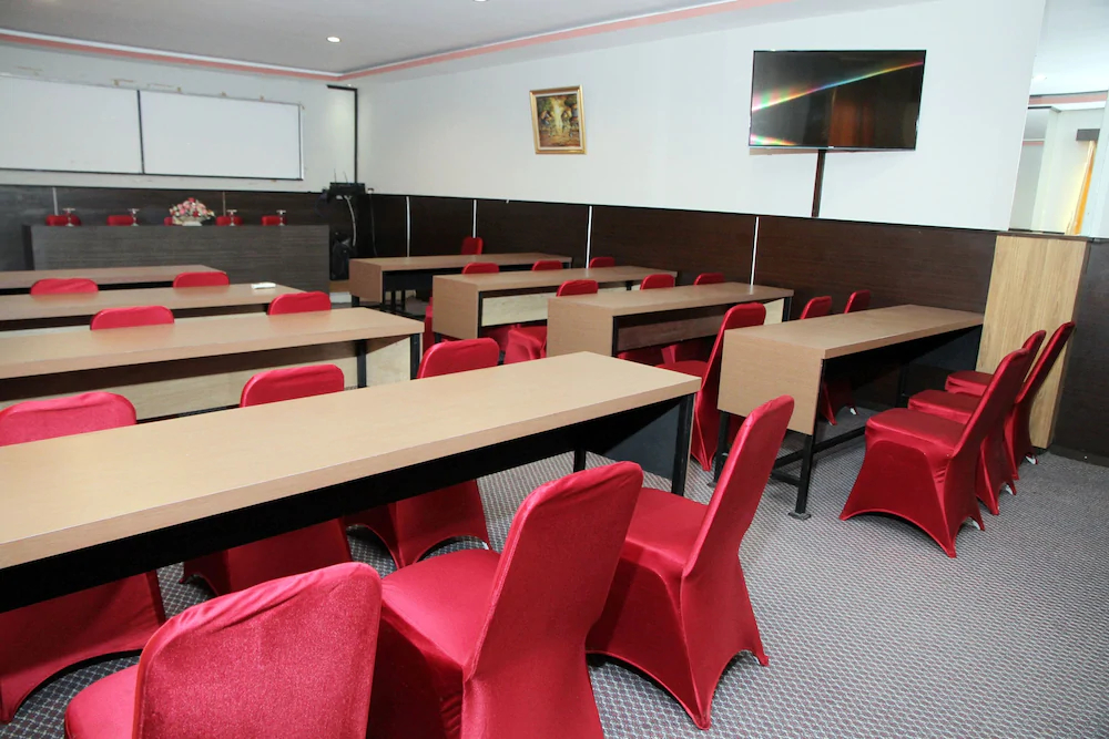 Brizky Hotel by OYO Rooms