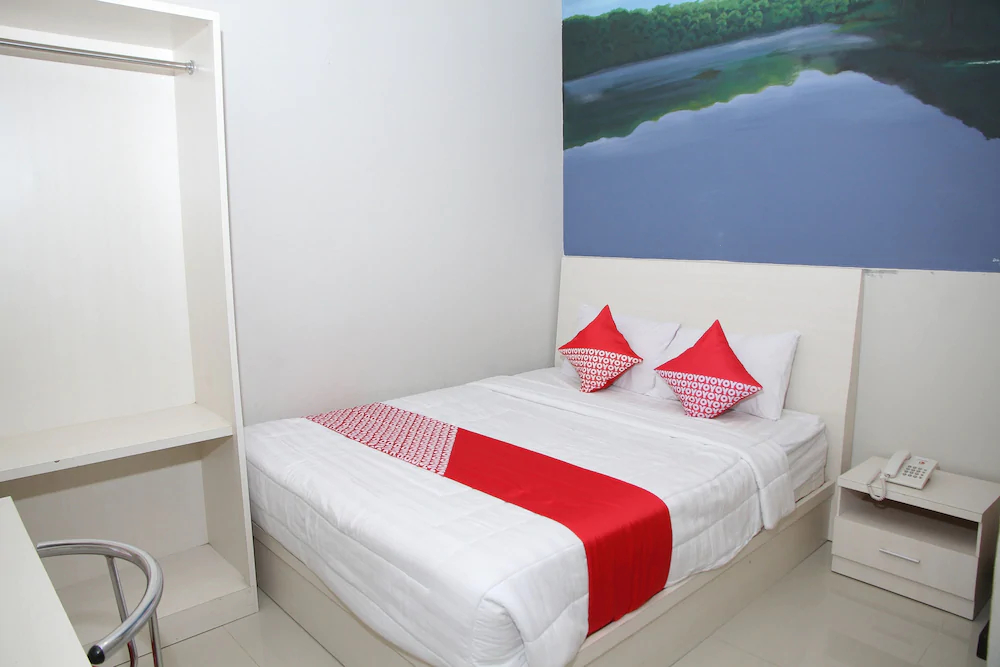Brizky Hotel by OYO Rooms