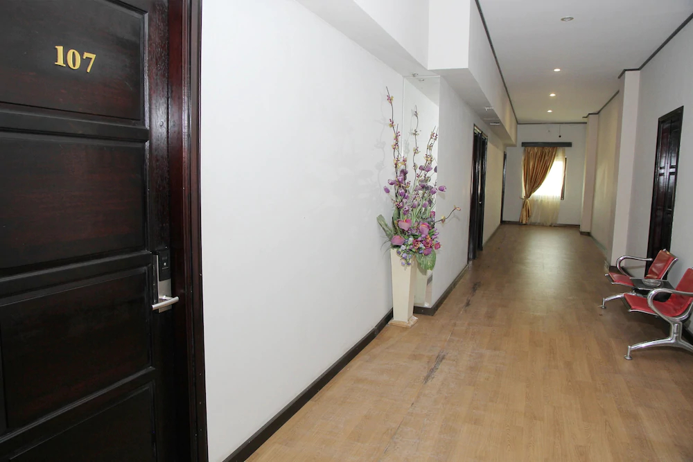 Brizky Hotel by OYO Rooms