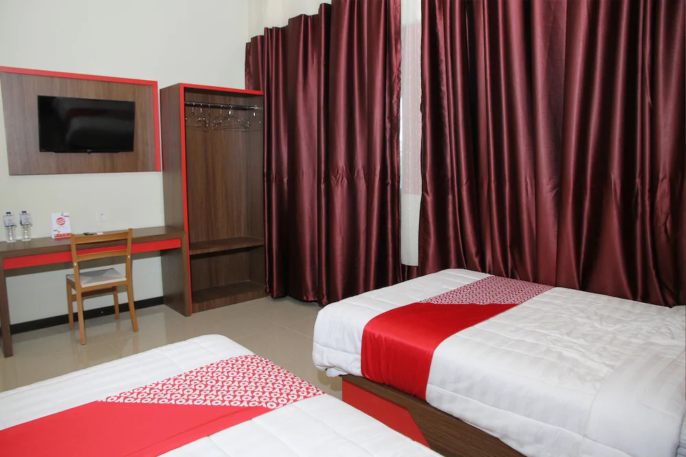 Brizky Hotel by OYO Rooms