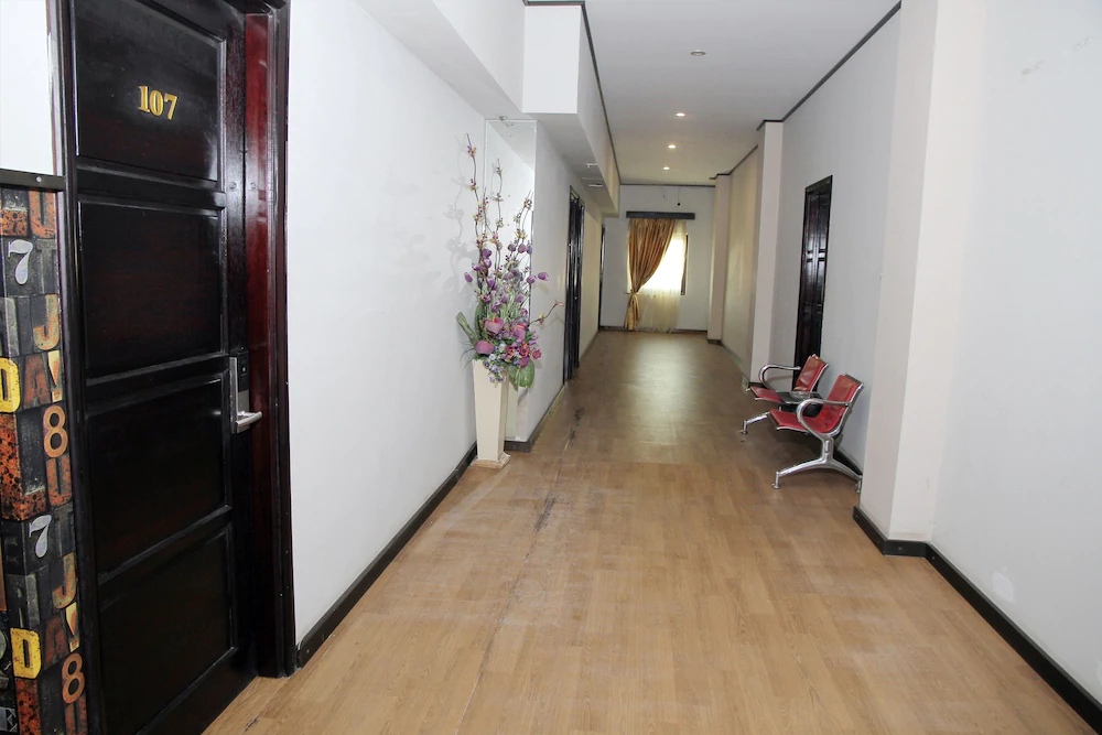 Brizky Hotel by OYO Rooms