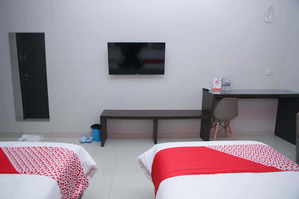Galaxy Guesthouse by OYO Rooms