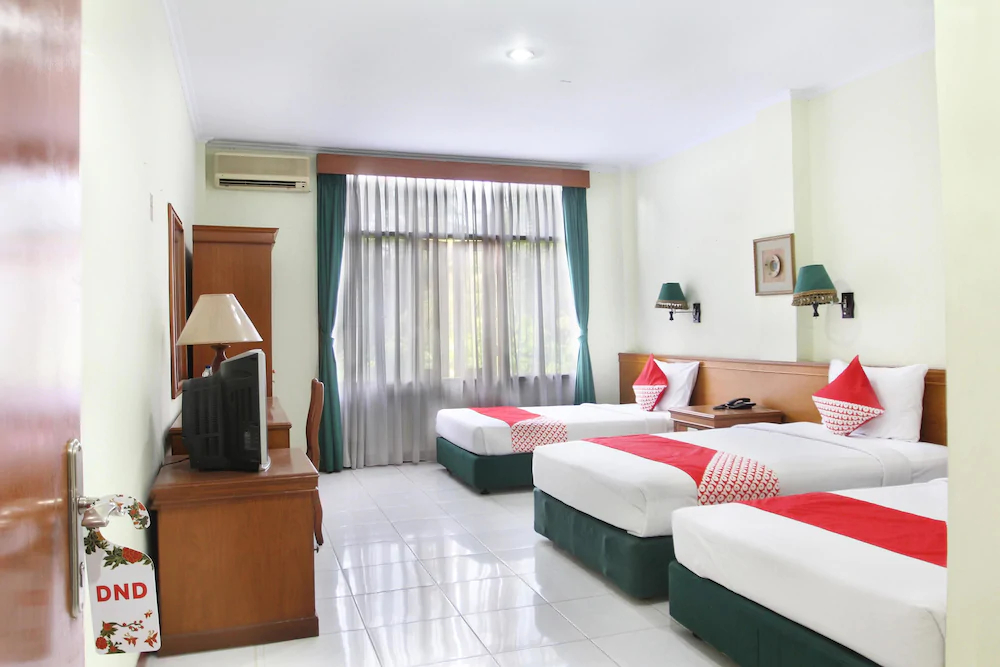 Galaxy Guesthouse by OYO Rooms