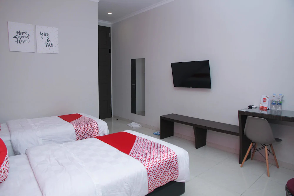 Galaxy Guesthouse by OYO Rooms