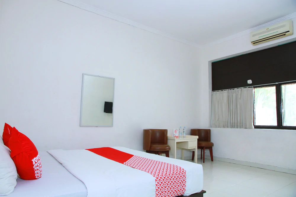 Grand Wisata Hotel by OYO Rooms