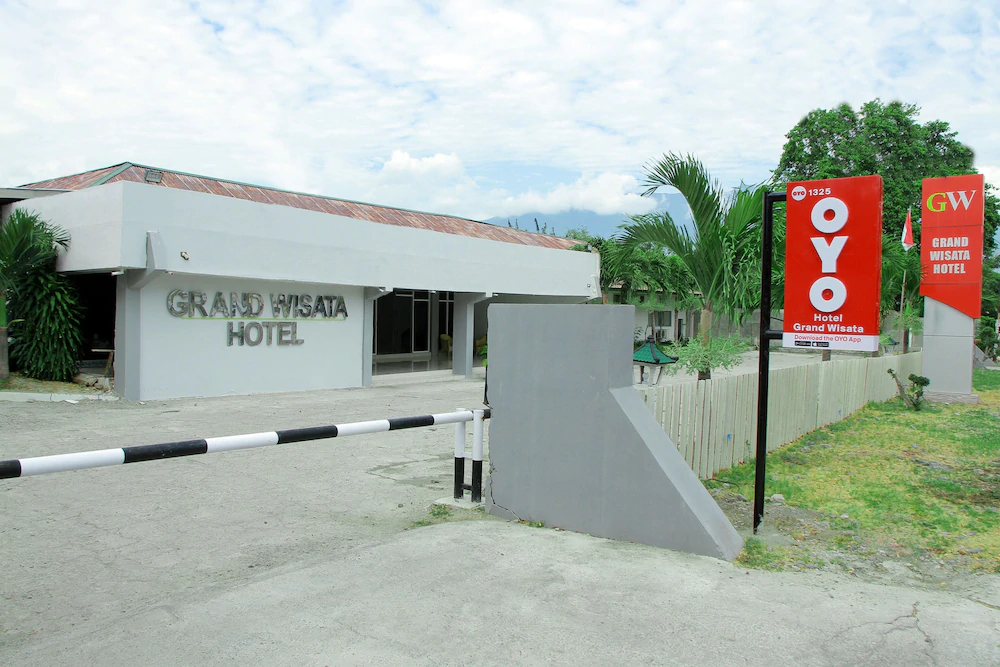 Grand Wisata Hotel by OYO Rooms