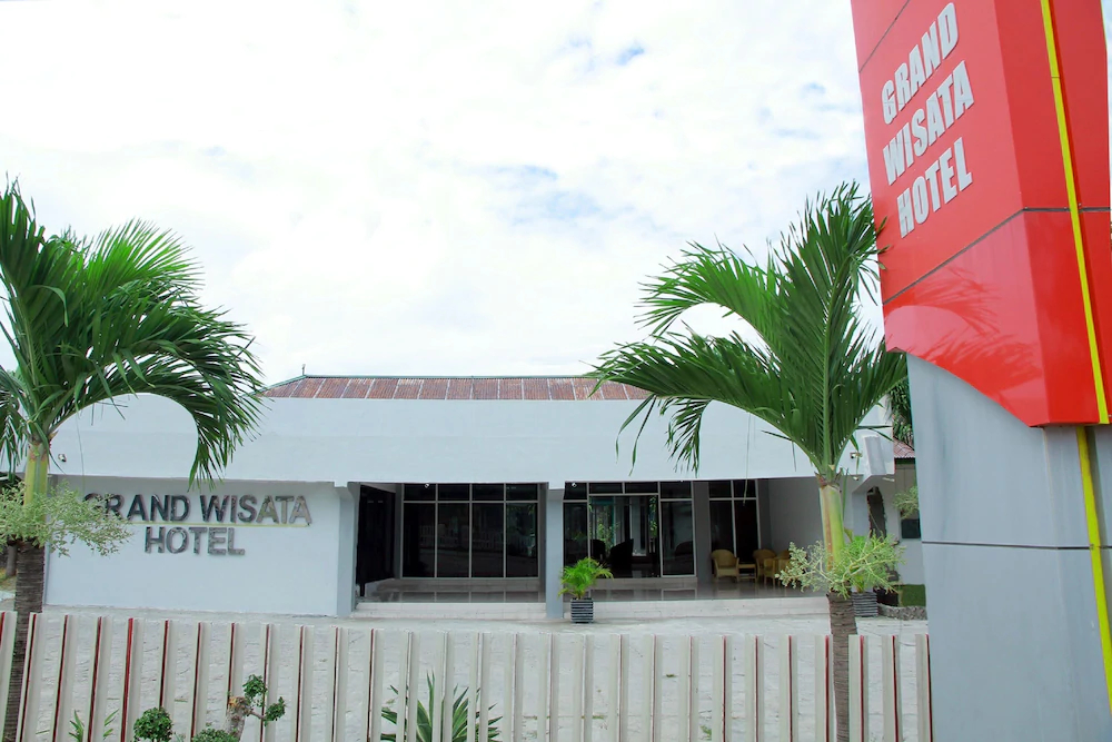 Grand Wisata Hotel by OYO Rooms
