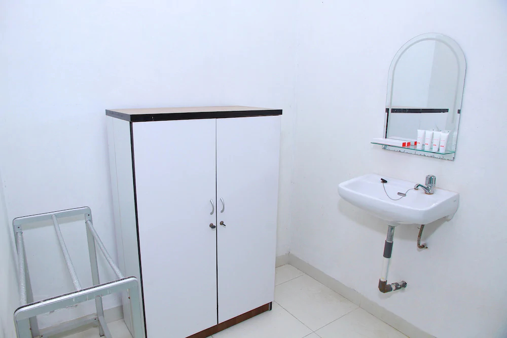 Grand Wisata Hotel by OYO Rooms
