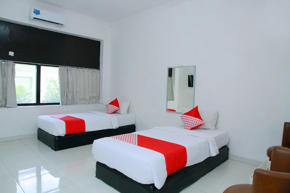 Grand Wisata Hotel by OYO Rooms