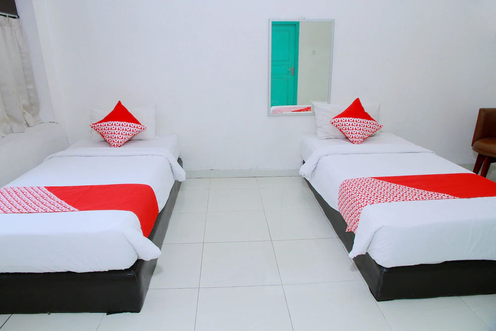 Grand Wisata Hotel by OYO Rooms