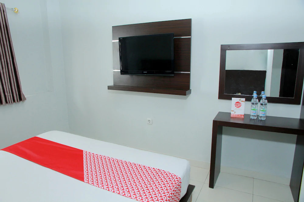 Grand Wisata Hotel by OYO Rooms