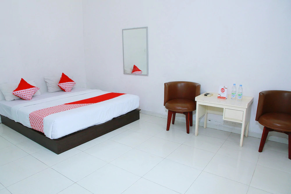 Grand Wisata Hotel by OYO Rooms