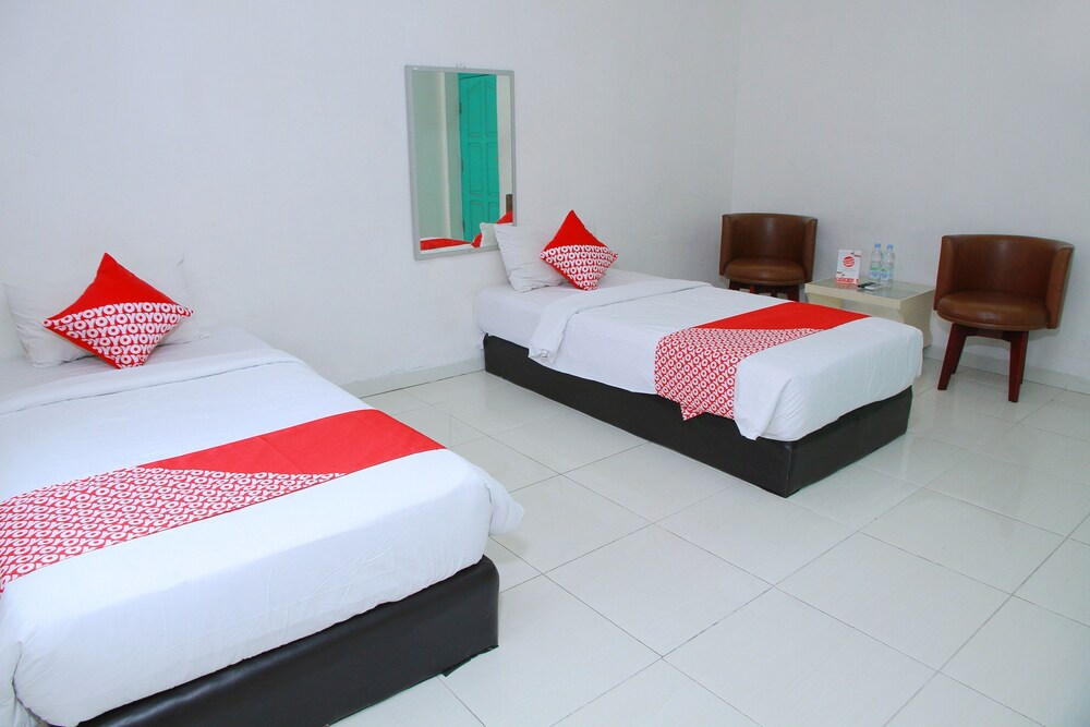 Grand Wisata Hotel by OYO Rooms