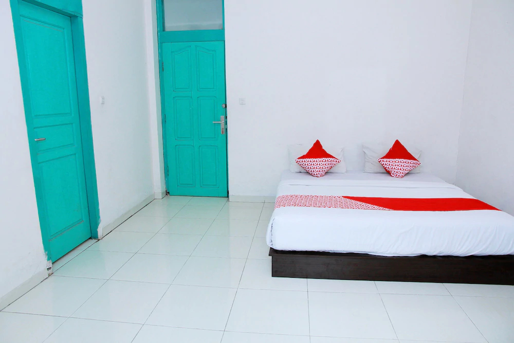 Grand Wisata Hotel by OYO Rooms