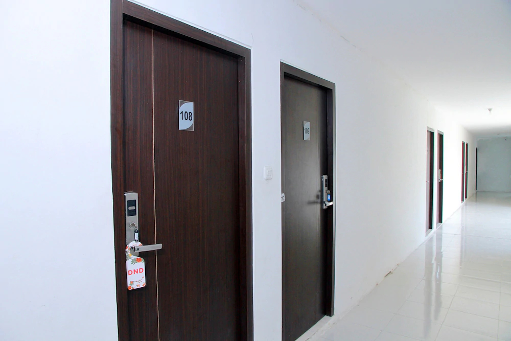 Grand Wisata Hotel by OYO Rooms