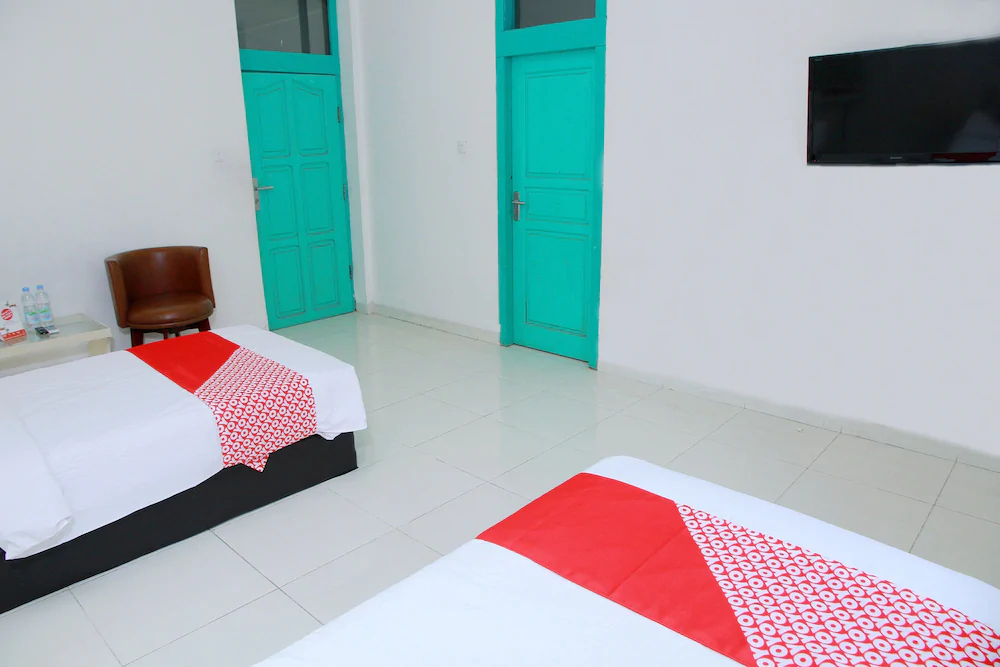 Grand Wisata Hotel by OYO Rooms