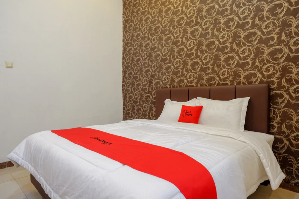 Pattimura Guesthouse by RedDoorz