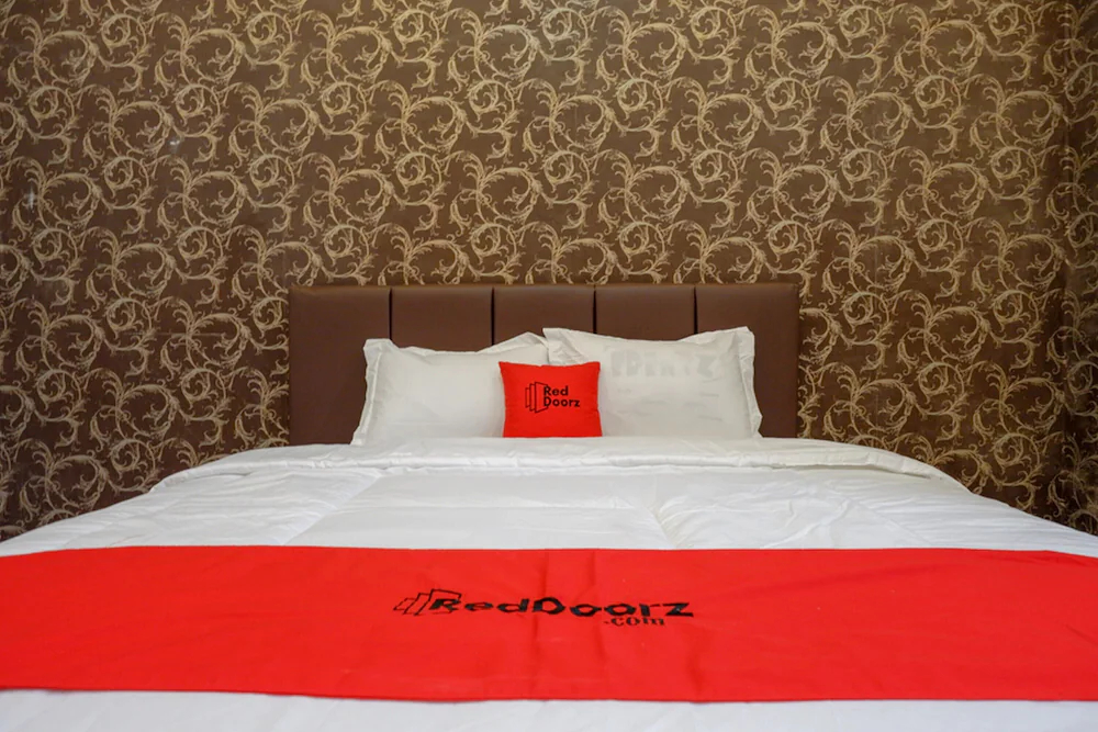 Pattimura Guesthouse by RedDoorz
