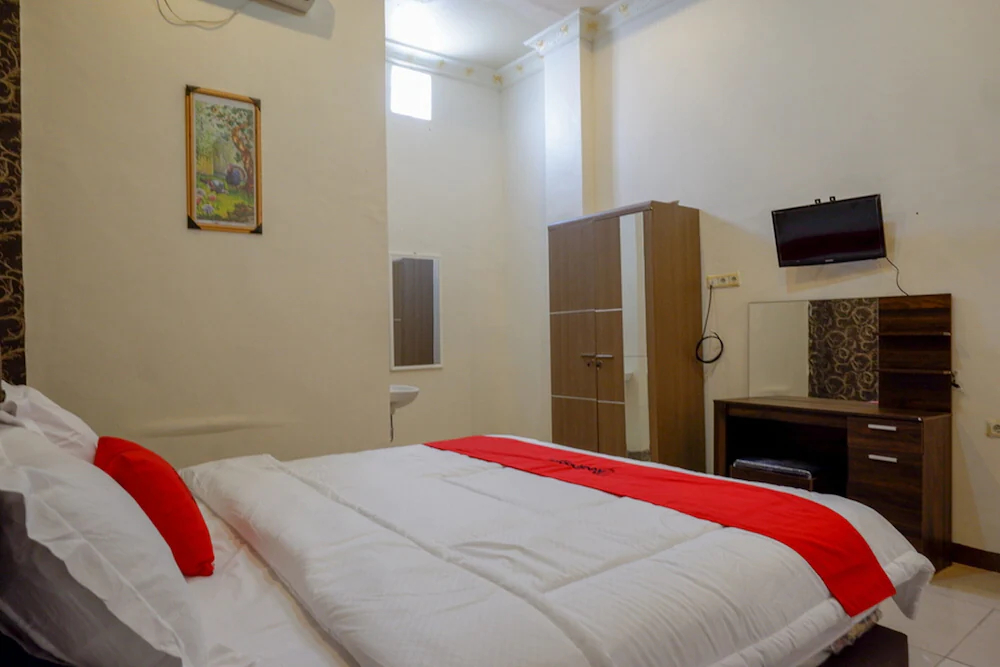 Pattimura Guesthouse by RedDoorz
