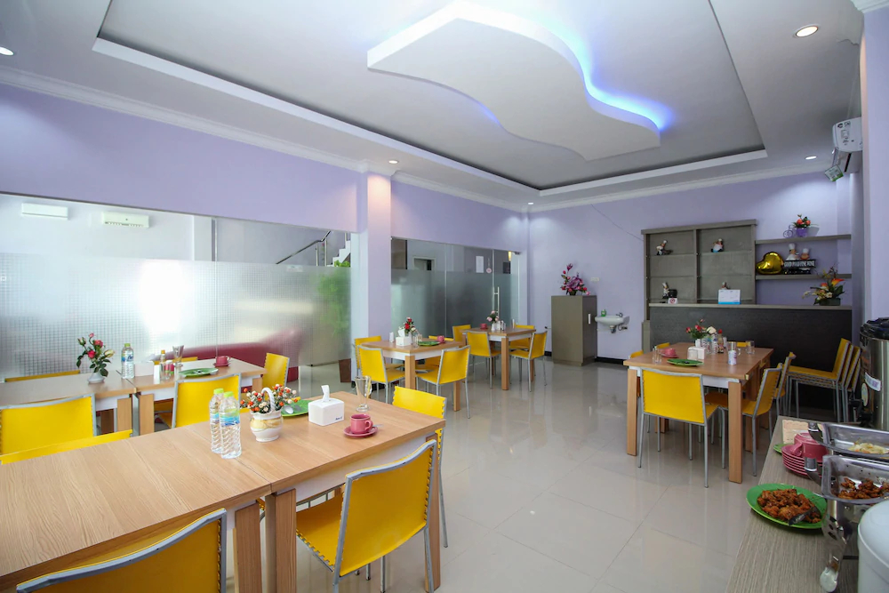 Purple Hotel Palu By Airy Rooms