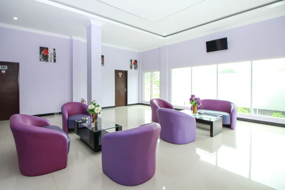 Purple Hotel Palu By Airy Rooms