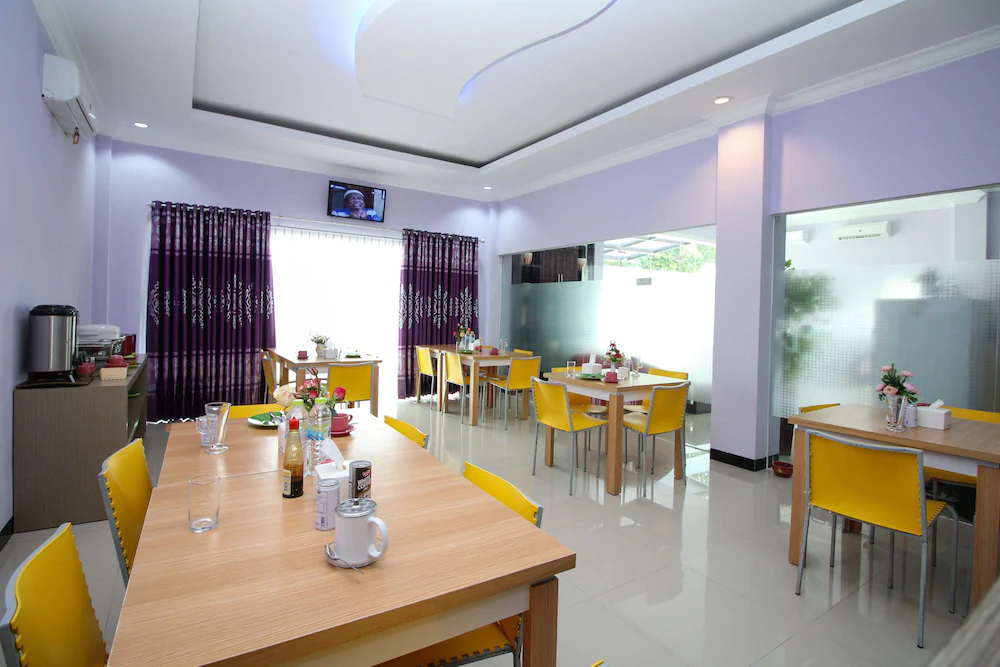Purple Hotel Palu By Airy Rooms
