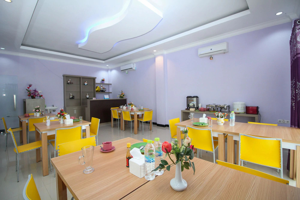 Purple Hotel Palu By Airy Rooms