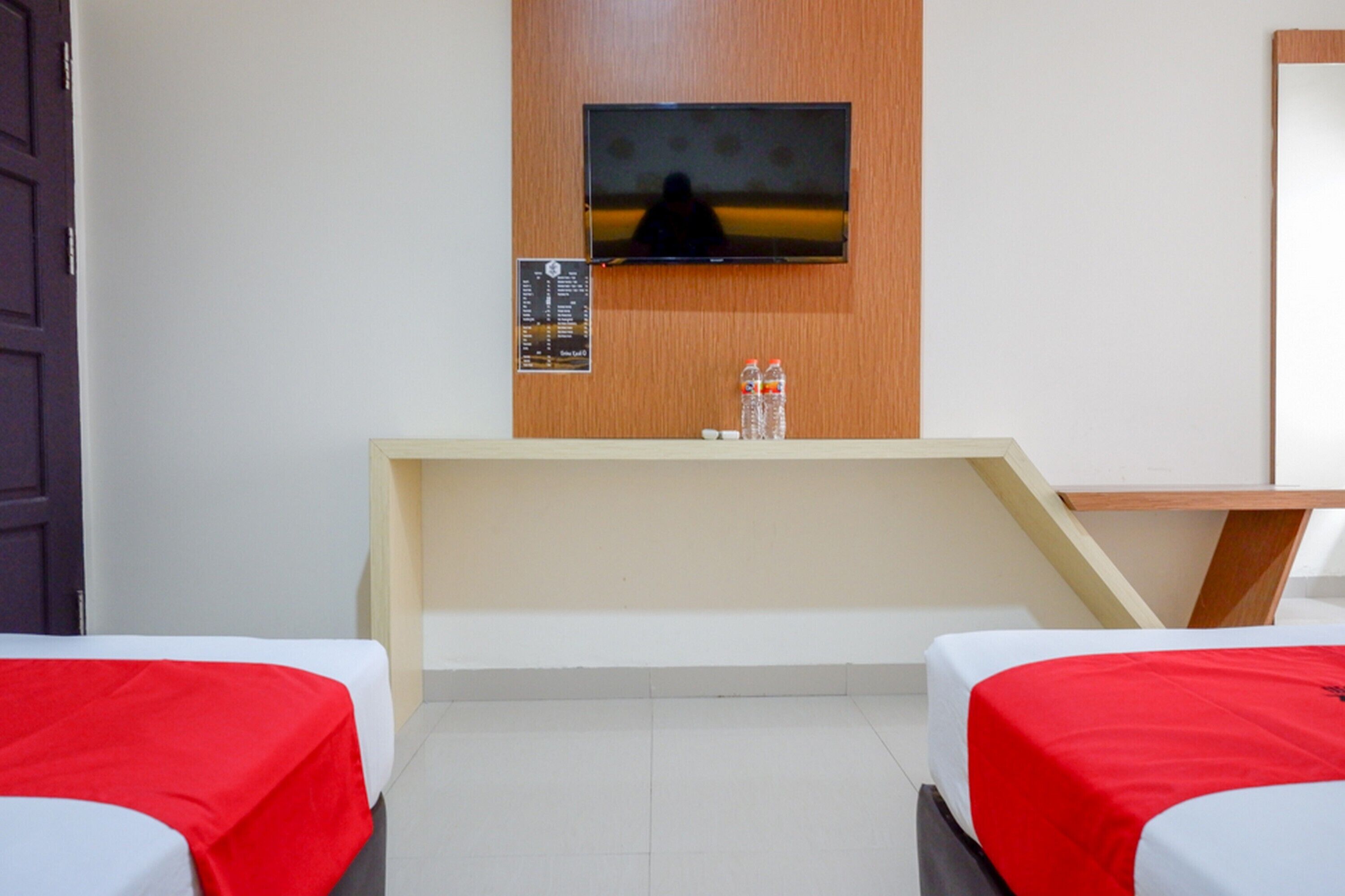 RedDoorz @ Hotel Bumi Palupy