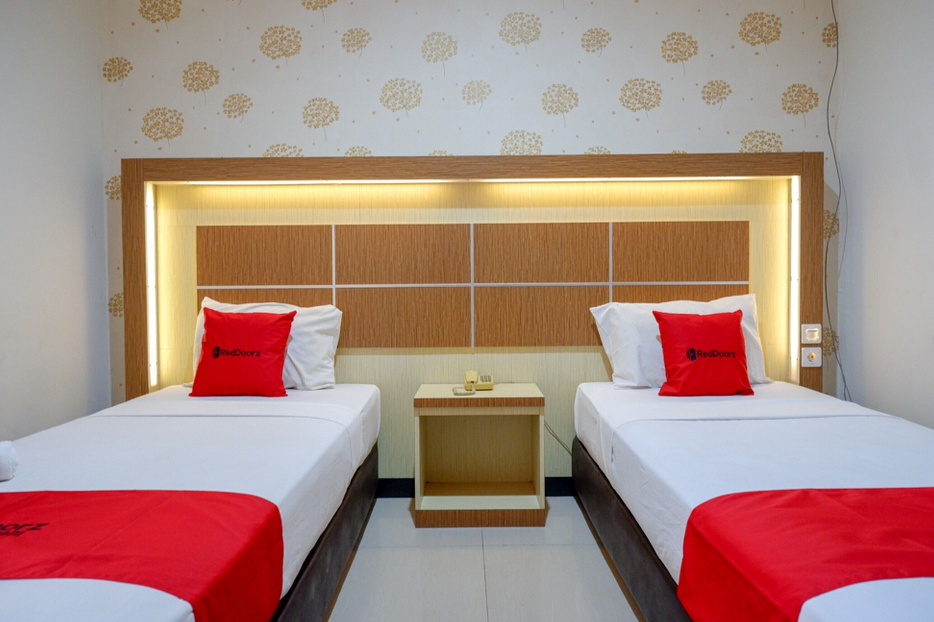 RedDoorz @ Hotel Bumi Palupy