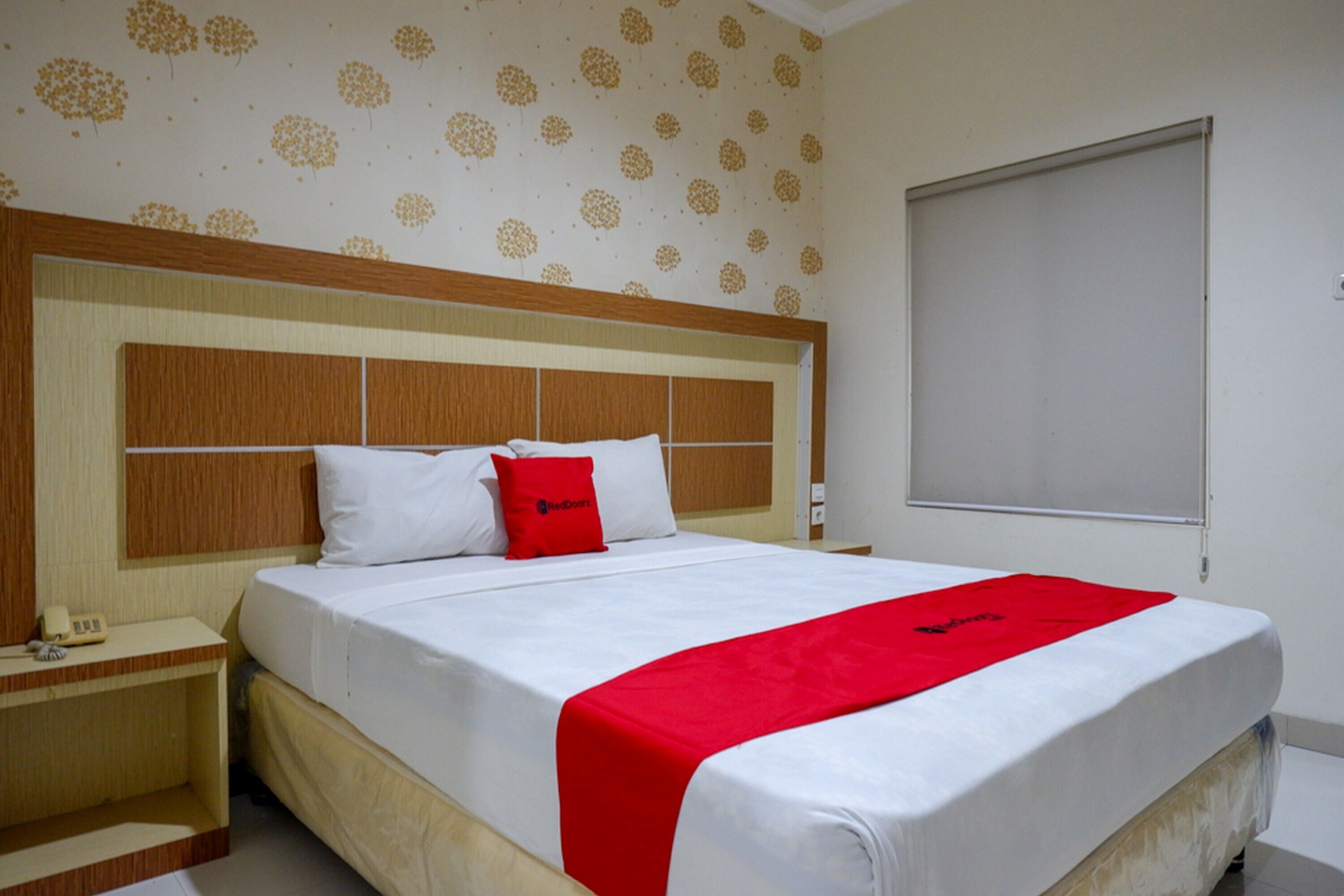 RedDoorz @ Hotel Bumi Palupy