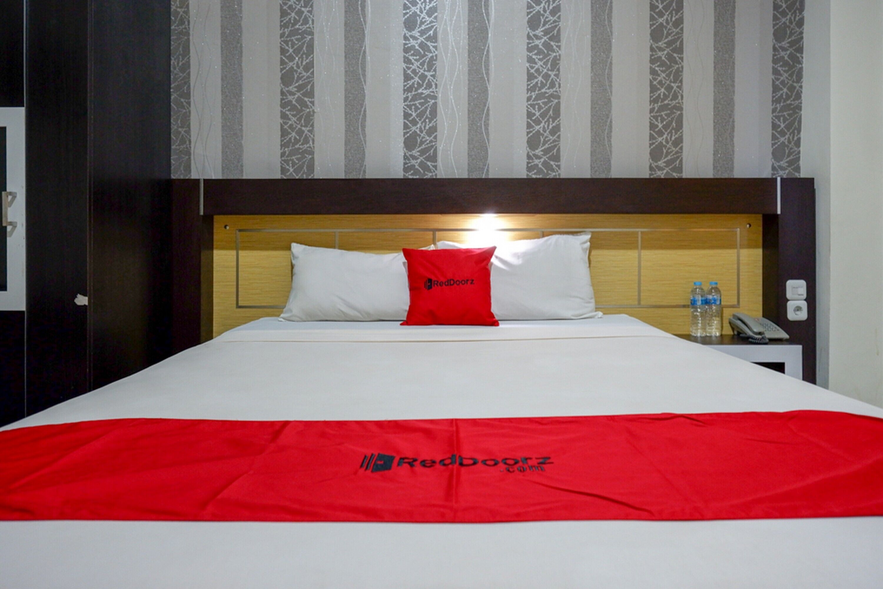 RedDoorz @ Hotel Bumi Palupy