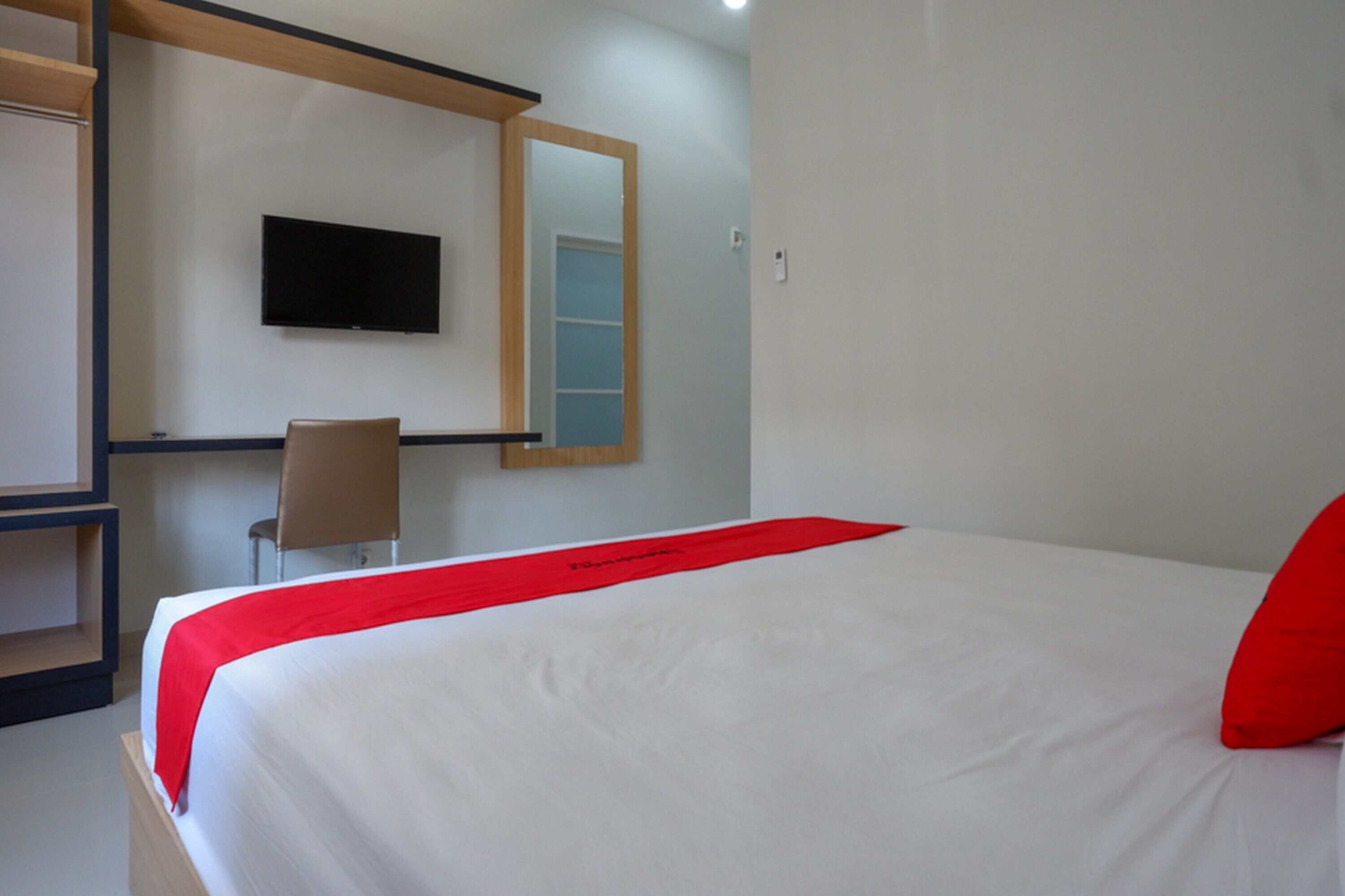 Reddoorz Syariah Near Mutiara Sis Al Jufrie Airport Palu 2