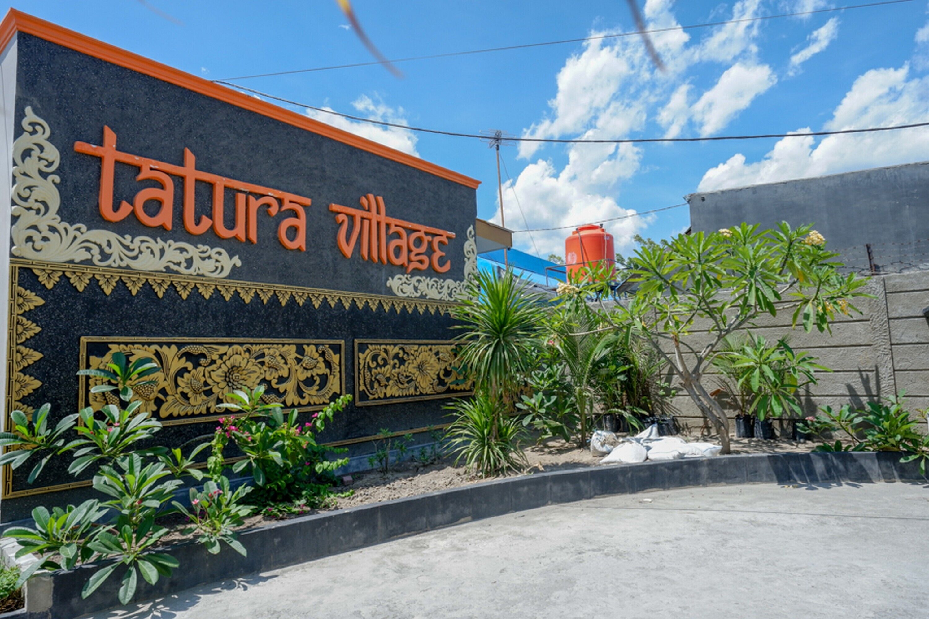 Tatura Village by RedDoorz