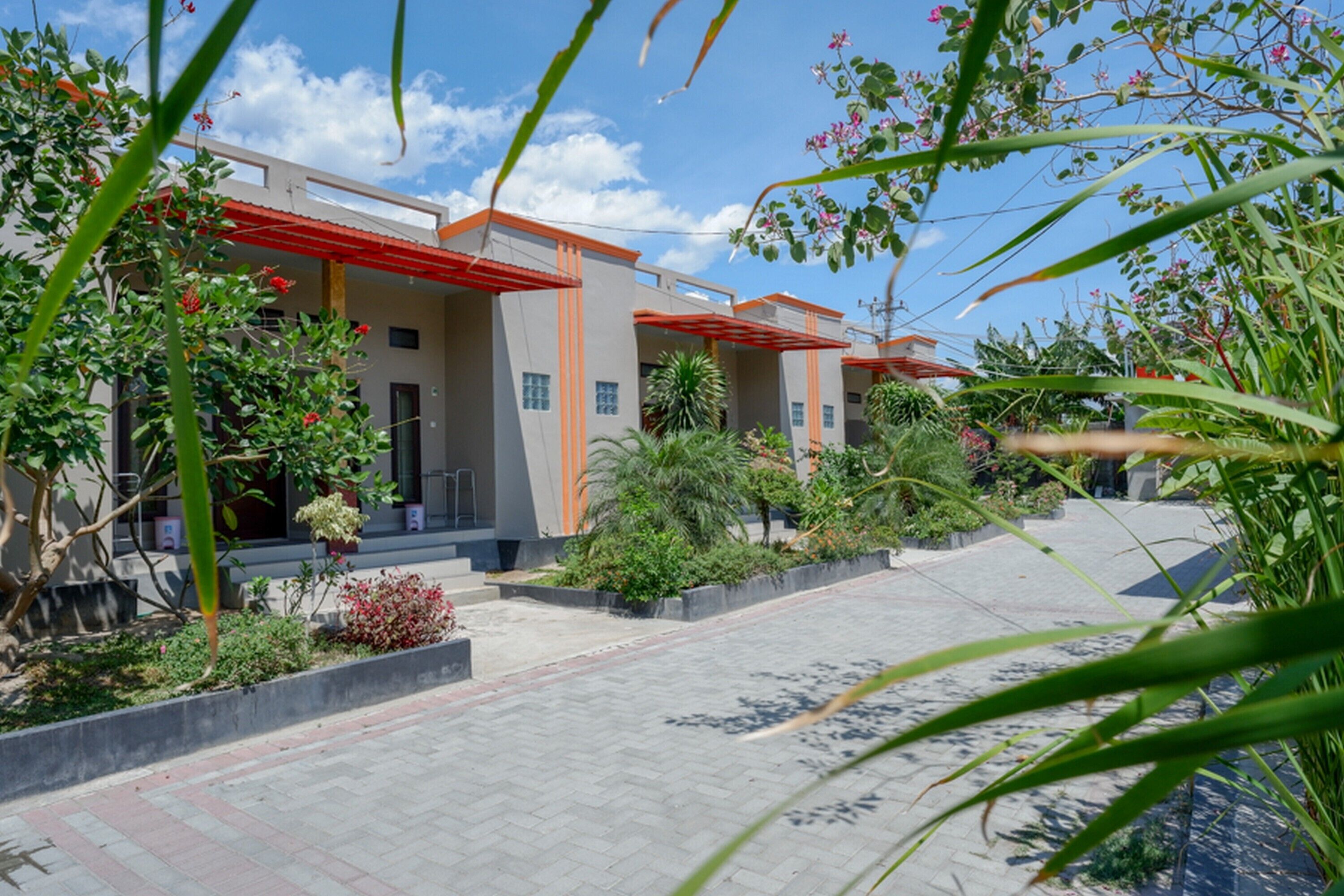 Tatura Village by RedDoorz