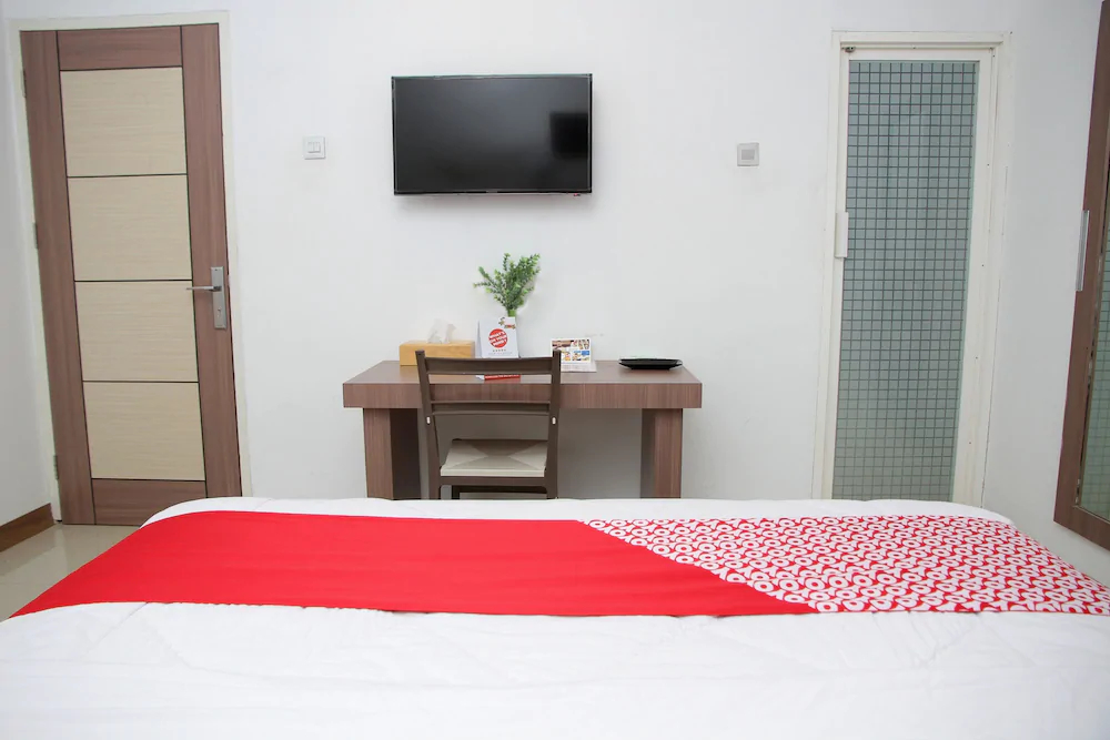 Zamrud Hotel by OYO Rooms