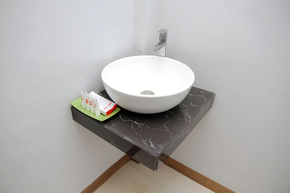Zamrud Hotel by OYO Rooms