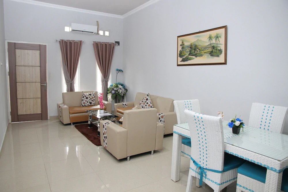 Zamrud Hotel by OYO Rooms