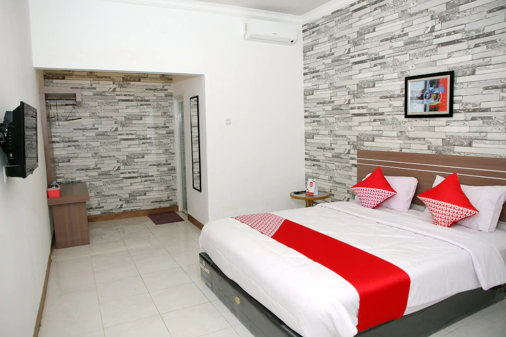 Zamrud Hotel by OYO Rooms