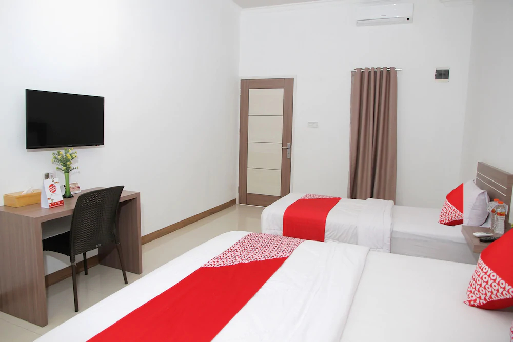 Zamrud Hotel by OYO Rooms