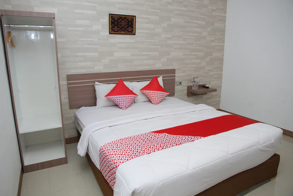 Zamrud Hotel by OYO Rooms