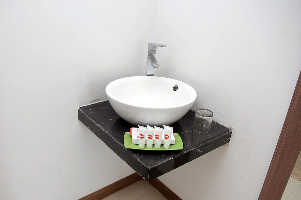 Zamrud Hotel by OYO Rooms