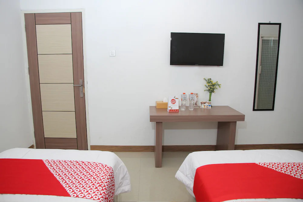 Zamrud Hotel by OYO Rooms