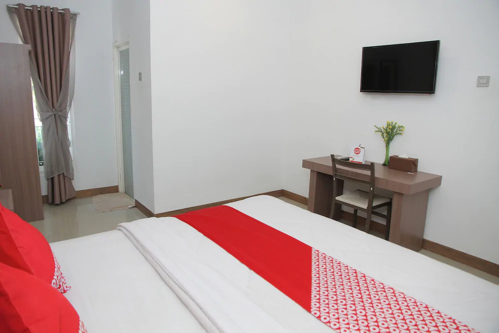 Zamrud Hotel by OYO Rooms