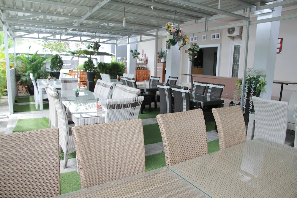 Zamrud Hotel by OYO Rooms