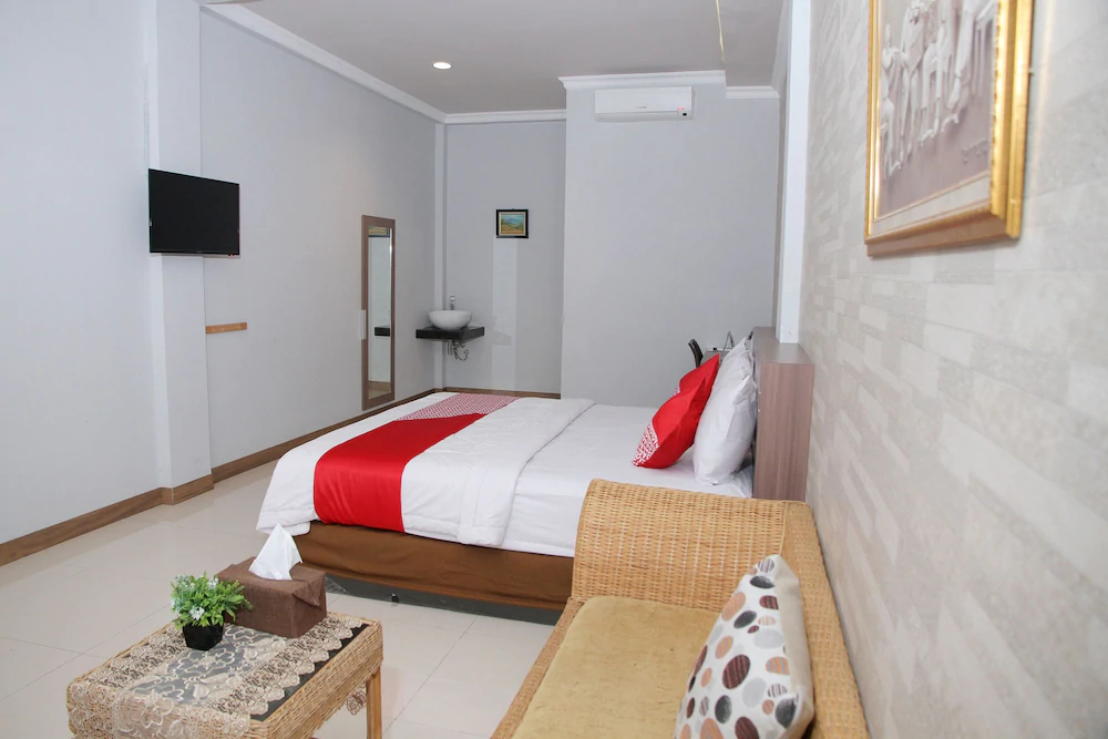 Zamrud Hotel by OYO Rooms