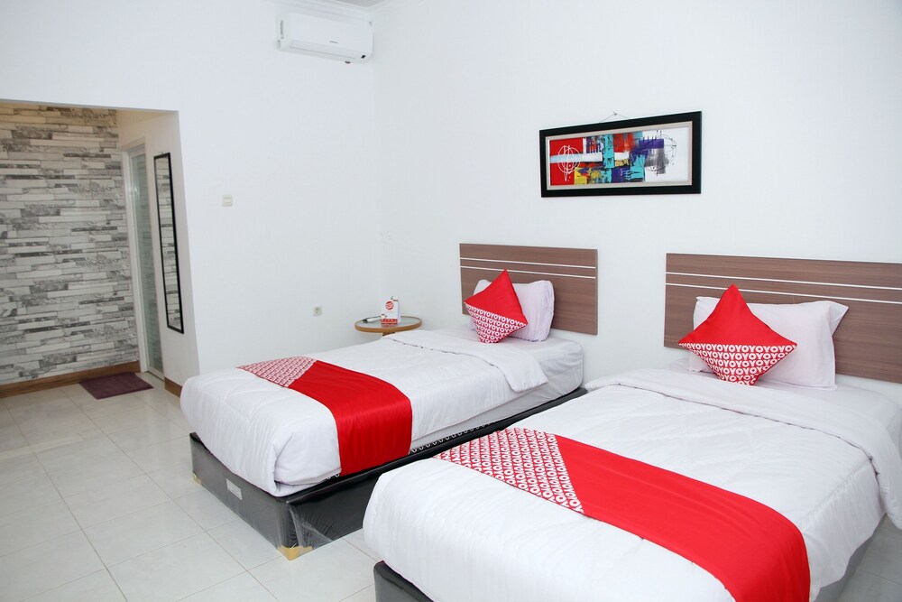 Zamrud Hotel by OYO Rooms